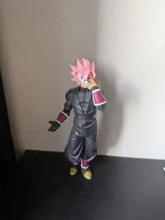 美品 一番くじドラゴンボール 紅き仮面(SSロゼ)フィギュア D賞