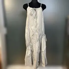 Kastane キャミソールワンピース ナイロン素材ドローコード シャーリング