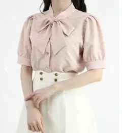 フィント フラワージャガードボウタイブラウス