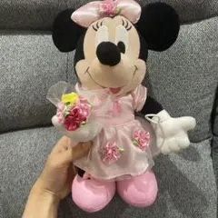 ミニー ぬいぐるみ ピンクドレス 花束付き