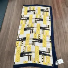 大判　シルクスカーフ 新品