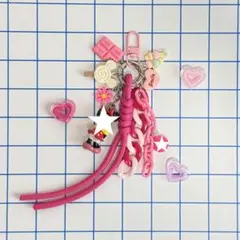 じゃらじゃらキーホルダー　パラコード　ストラップ　バッグチャーム　ピンク　レトロ