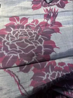 銘仙はぎれA 薔薇　グレーと赤紫　正絹　ハンドメイド　35.5×130のサムネイル