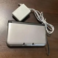 Nintendo3DS LL シルバー　保護ケース　充電器　SDカード付き