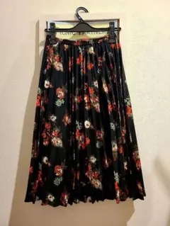 GU 花柄プリーツスカート