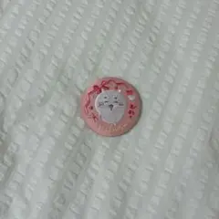 ちいかわ 刺繍缶バッジ ピンク