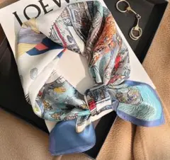 シルク100%多彩イラストスカーフ 絹製大判バンダナ　約68cm正方形　オシャレ