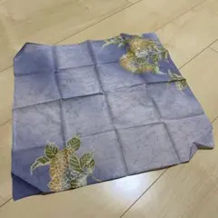 花模様のハンカチ 青紫