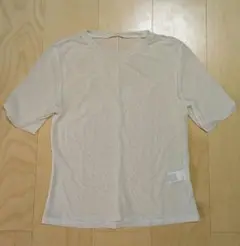 GU 半袖Tシャツ Mサイズ アイボリー　シアー　トップス