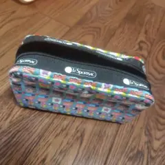 LE SPORTSAC キャラクター柄ポーチ