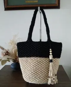 麻ひもバッグ　生成り✕黒　タッセル付き