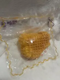 BLACK PEARL STUDIO クマいちごクリームスクイーズ