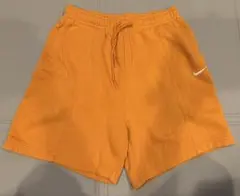 Nike オレンジ ショートパンツ
