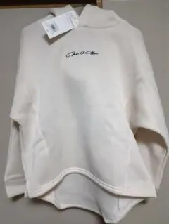 新品タグ付きアズールバイマウジーフリースドルマンフーディー　ニットパーカー