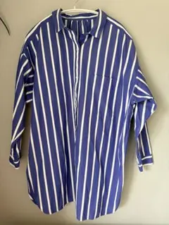 スピックアンドスパン　青と白のストライプ長袖シャツ