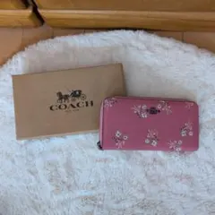 極美品　COACH 花柄 長財布 ピンクです。(*^^*)