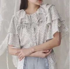 タイムセール⭐︎merry jenny frillティアードブラウスのサムネイル