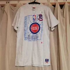 90's新品デッド NBA【デトロイト ピストンズ】プリントTシャツUSA製古着