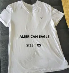 American Eagle ホワイト ＶネックTシャツのサムネイル
