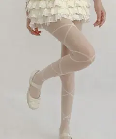 ホワイト ストライプパターン タイツ バレエコア 秋コーデ