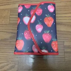 LOVERARY by FEILER いちご柄マルチケース