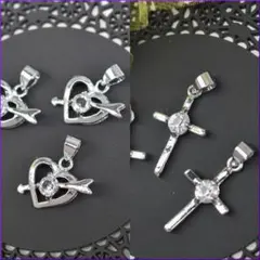 真鍮　十字架（クロス）　ペンダントトップ　ジルコニア付き　2個　カン付きチャーム