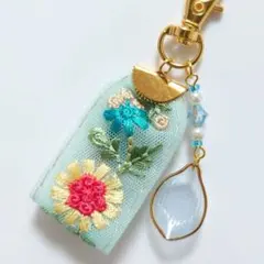 水色　インド刺繍リボン　キーホルダーチャーム　ビーズ付き♪