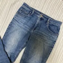 ユニクロ　レディースライトブルーストレートデニムパンツ