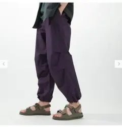 ユニクロU ワイドフィットパラシュートパンツ　ダークパープル