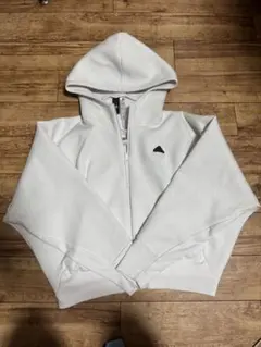 adidas パーカー