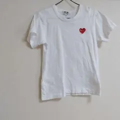 ・【定番人気】PLAY COMME des GARÇONS ハートロゴ Tシャツのサムネイル