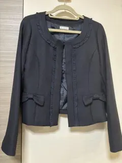 axes femme ノーカラージャケット