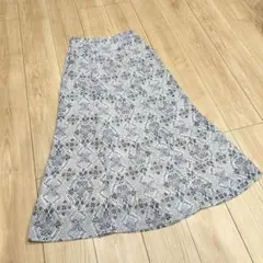 リリーブラウン　花柄スカート　マーメイドスカート　春服