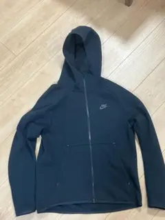 ナイキテックフリース上