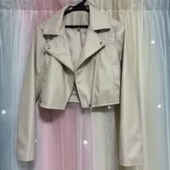 ベージュ クロップドライダースジャケット Mサイズ　レザージャケット　ギャル服