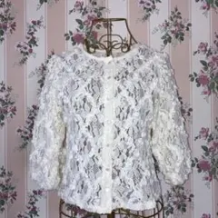 【SＵG AＲSＰＯＯＮ】　レース　白　カーディガン　ふんわり袖　五分　バラ立体