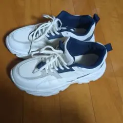 ホワイト/ネイビー スニーカー
