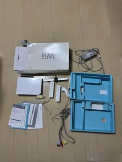 Nintendo Wii 本体＋ソフト5セット付き(動作確認済み)