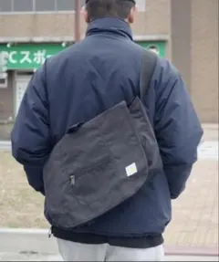 Carhartt メッセンジャーバッグ ブラックのサムネイル