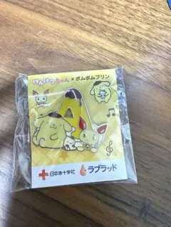 けんけつちゃん×ポムポムプリン ピンバッジ　Ａ型　日本赤十字社　ラブラッド
