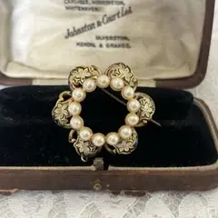 英国ヴィクトリアン調 パール風 リースブローチ ゴールド 花装飾 アンティーク調