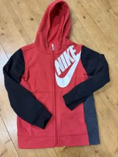 NIKE パーカー　美品　110〜120 赤