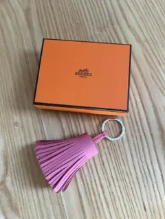 美品】エルメス カルメン キーホルダー キーリング ピンク系 ラム 9M45