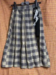新品 ベージュと黒のチェック プリーツスカート 160cmロング