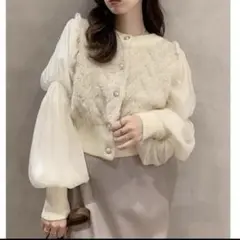 【美品】dazzlin パールボタンカーデニットトップス　オフホワイト