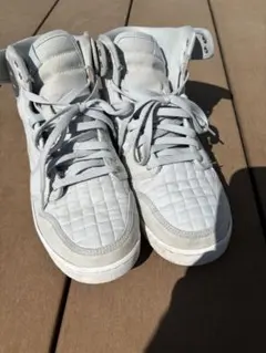 Nike グレー ハイカットスニーカー