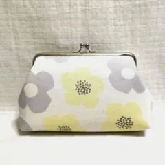 がま口ポーチ　メイクポーチ　ハンドメイド　花柄　イエロー＆グレー　北欧風