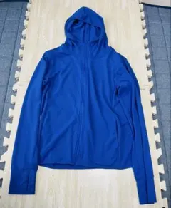 ユニクロ ウルトラストレッチ エアリズム UVカットフルジップパーカ　M ブルー
