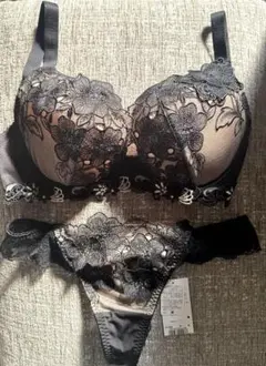 サルート⭐︎F65⭐︎新品未使用⭐︎ブラショーツ＋キャミ3点セット