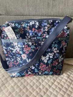❤️新品タグ付き❤️定価17600円❓LeSportsacショルダーバッグ 花柄 